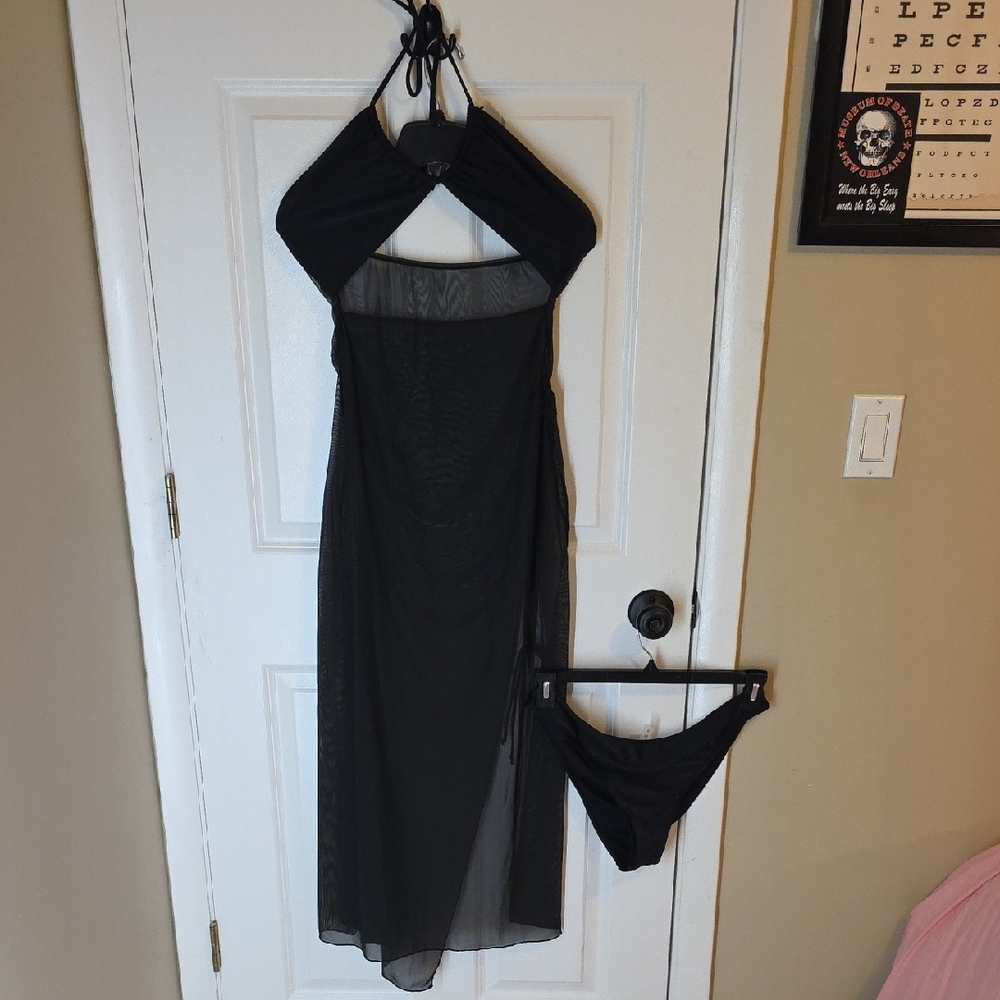 Chic Black Backless Halter Dress